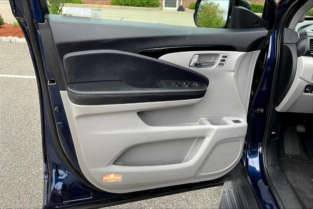 used 2020 Honda Pilot car, priced at $29,302