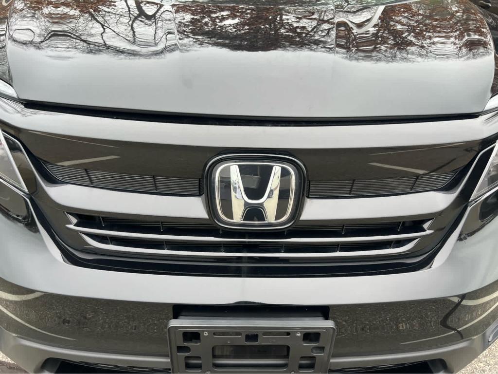 used 2022 Honda Pilot car, priced at $34,942