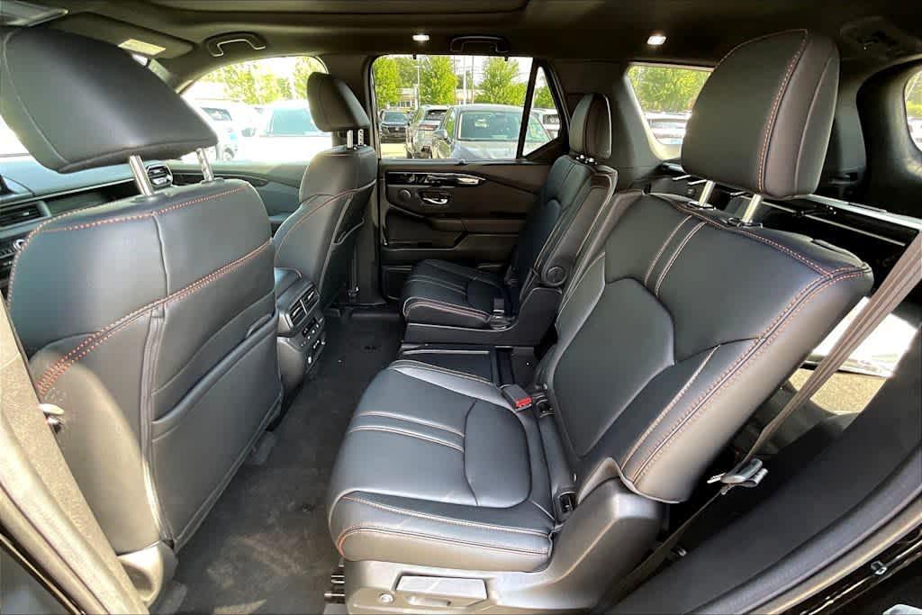 new 2025 Honda Pilot car, priced at $50,895