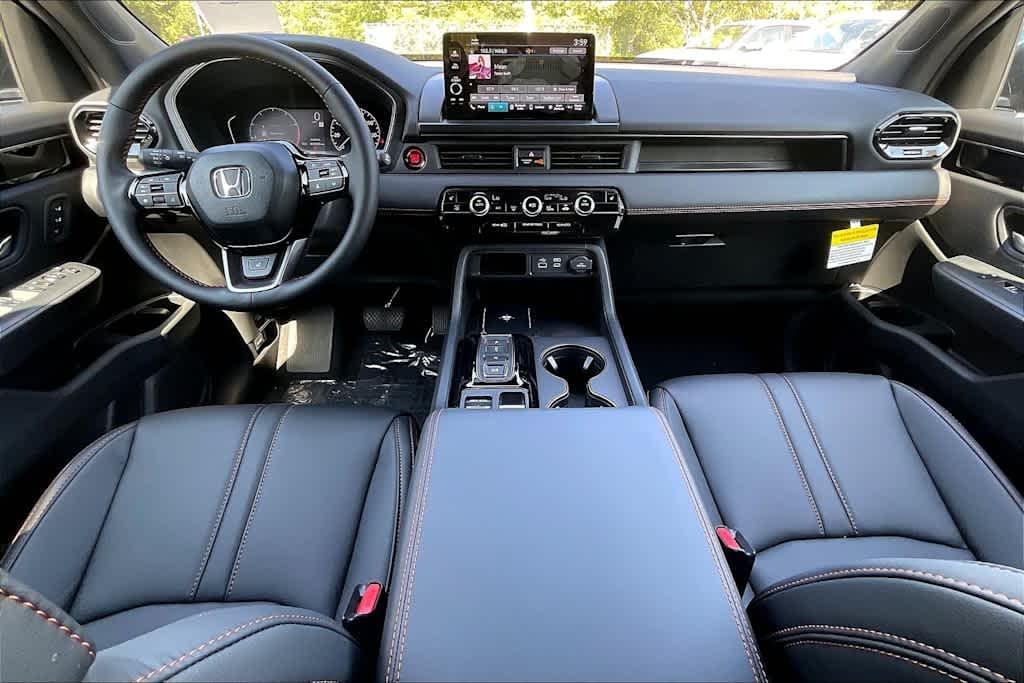 new 2025 Honda Pilot car, priced at $50,895