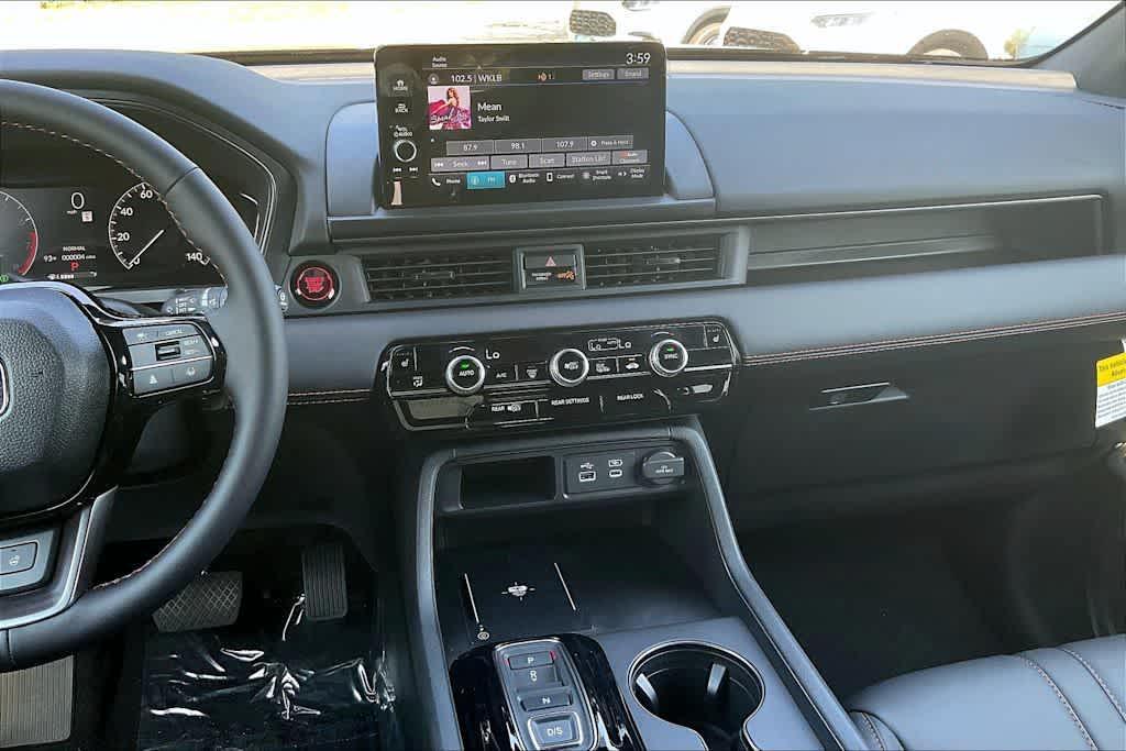 new 2025 Honda Pilot car, priced at $50,895