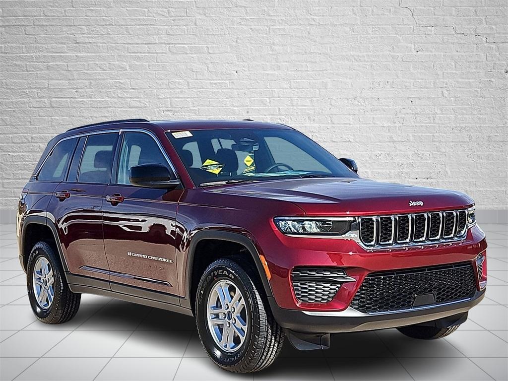 new 2025 Jeep Grand Cherokee car, priced at $38,425