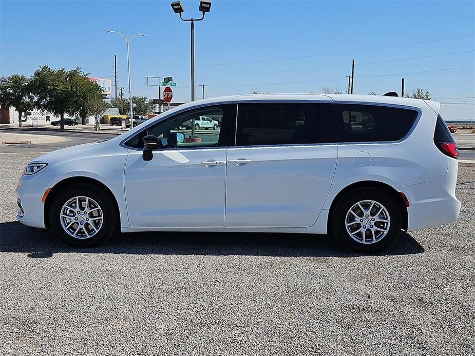 new 2024 Chrysler Pacifica car, priced at $46,145