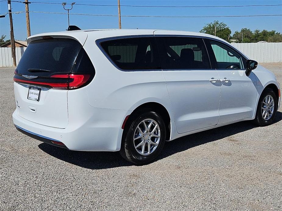 new 2024 Chrysler Pacifica car, priced at $46,145