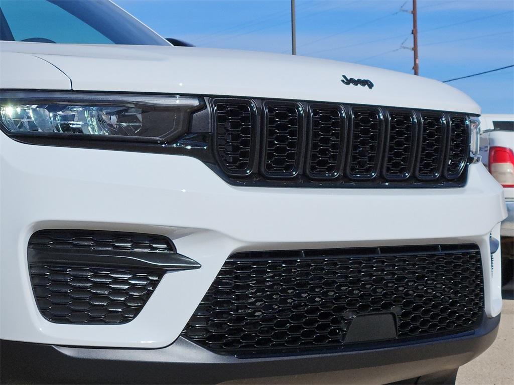 new 2025 Jeep Grand Cherokee car, priced at $44,080