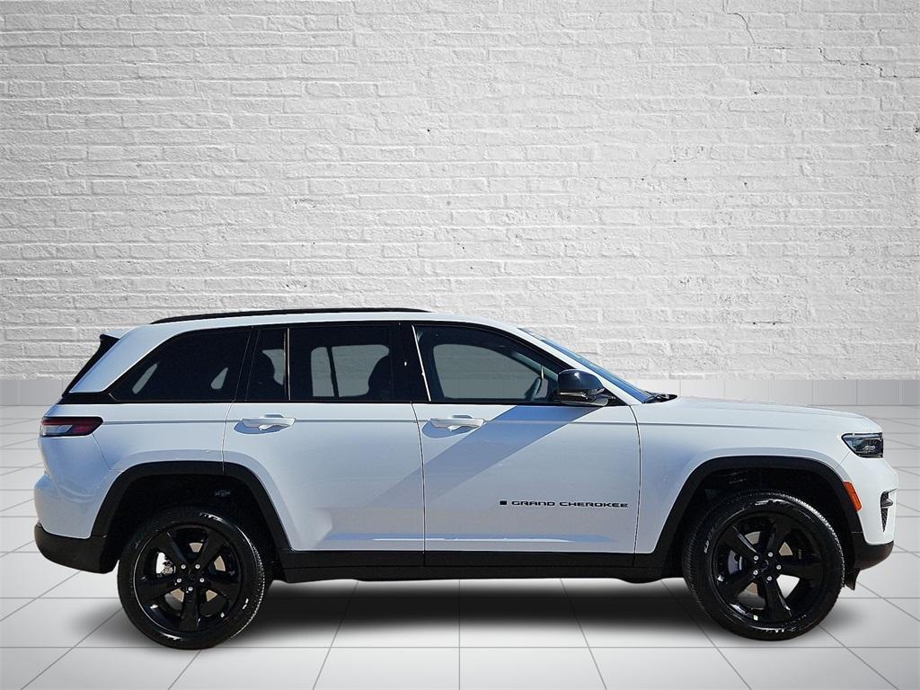 new 2025 Jeep Grand Cherokee car, priced at $44,080