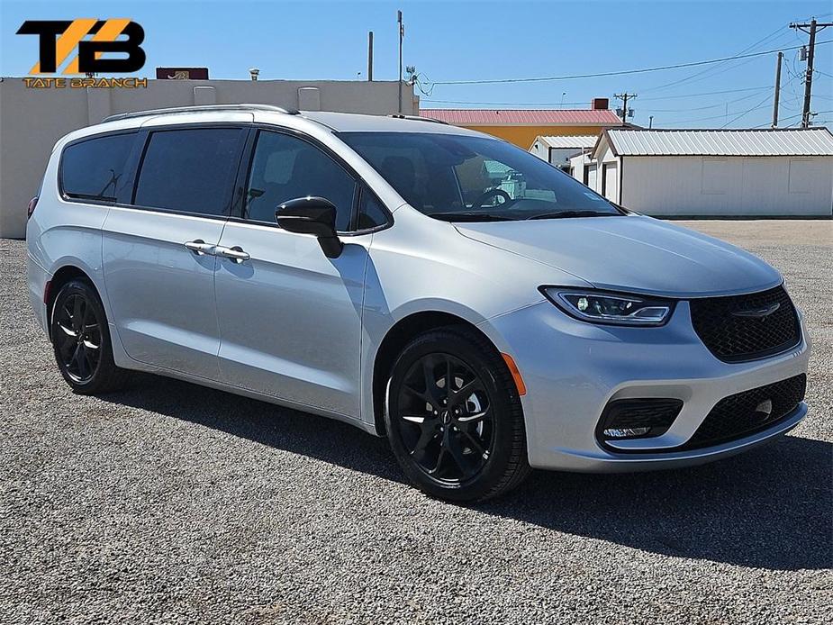 new 2024 Chrysler Pacifica car, priced at $48,585