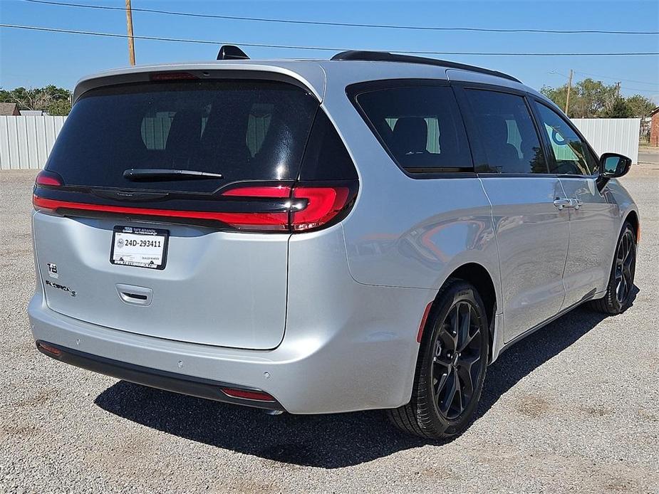 new 2024 Chrysler Pacifica car, priced at $46,073