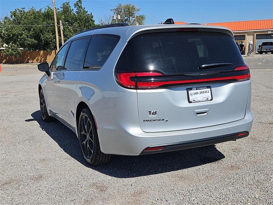 new 2024 Chrysler Pacifica car, priced at $46,073