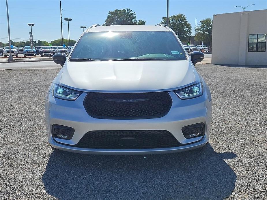 new 2024 Chrysler Pacifica car, priced at $46,073