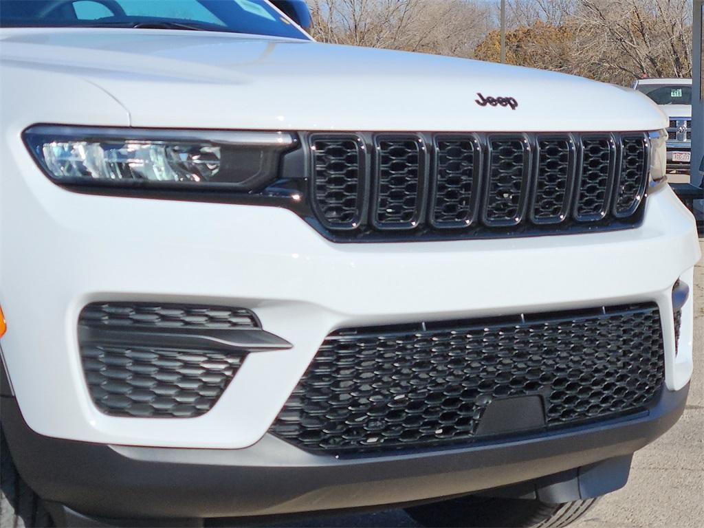 new 2025 Jeep Grand Cherokee car, priced at $42,175