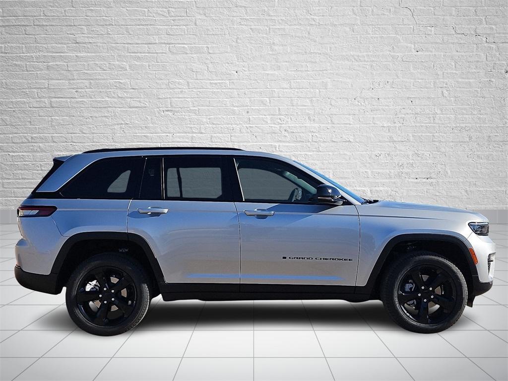 new 2025 Jeep Grand Cherokee car, priced at $49,295