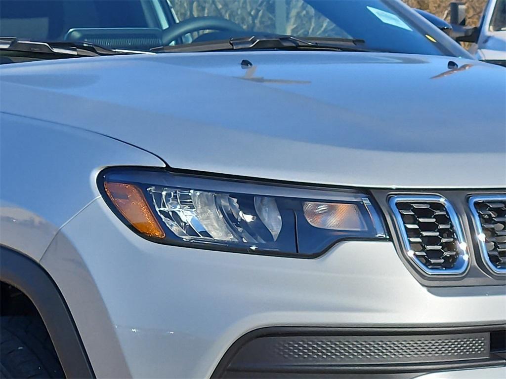 new 2025 Jeep Compass car, priced at $28,080