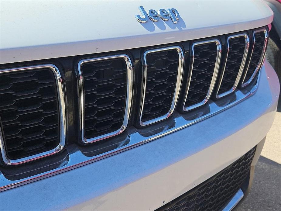 used 2022 Jeep Grand Cherokee car, priced at $33,359