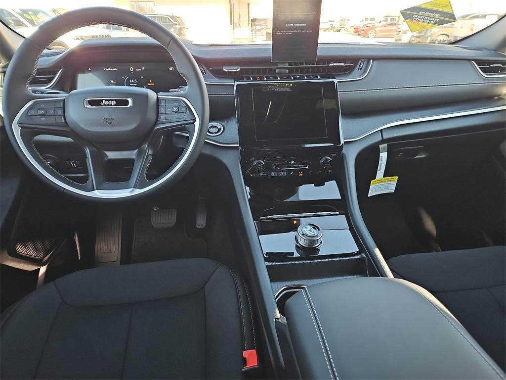 new 2025 Jeep Grand Cherokee car, priced at $38,425