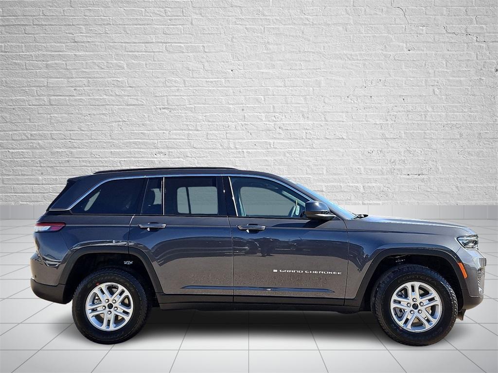 new 2025 Jeep Grand Cherokee car, priced at $38,425