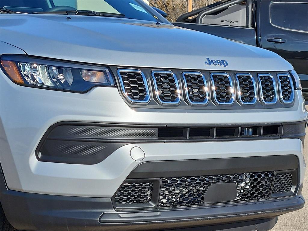 new 2025 Jeep Compass car, priced at $28,080