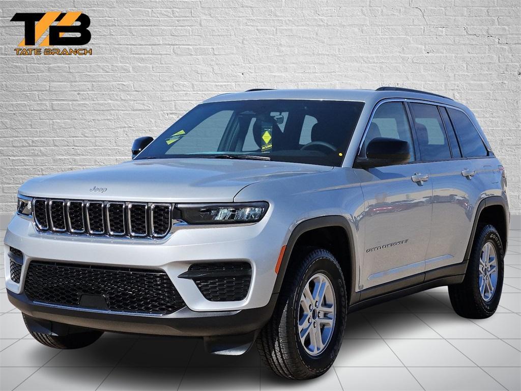 new 2025 Jeep Grand Cherokee car, priced at $38,425