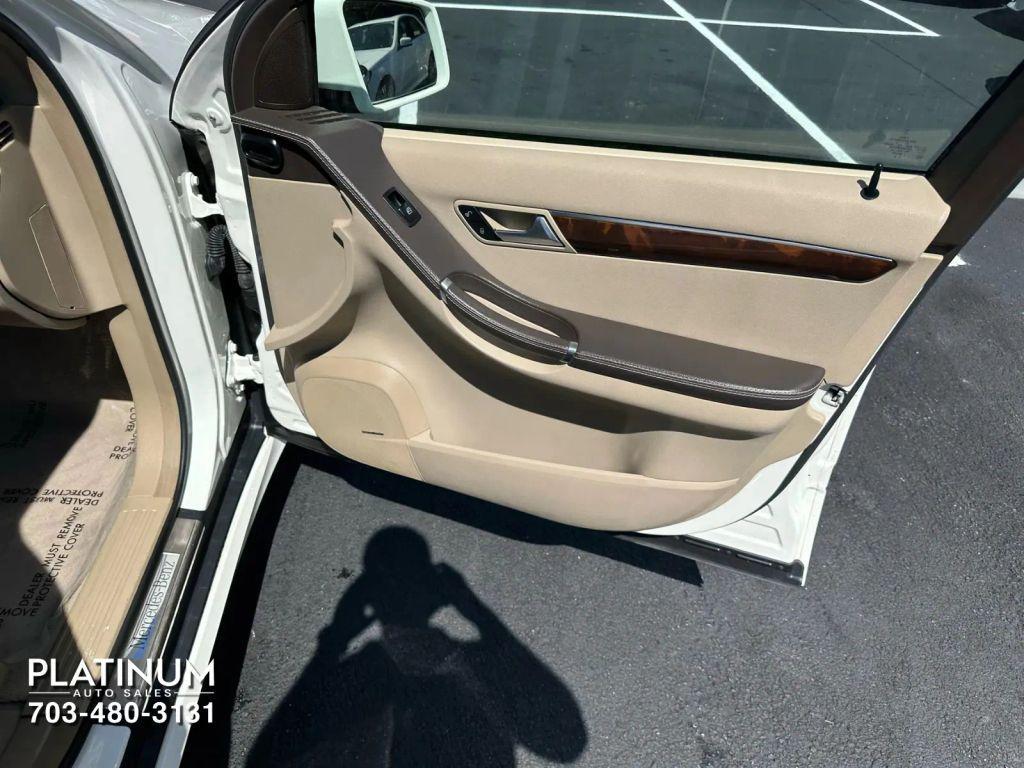 used 2011 Mercedes-Benz R-Class car, priced at $8,995