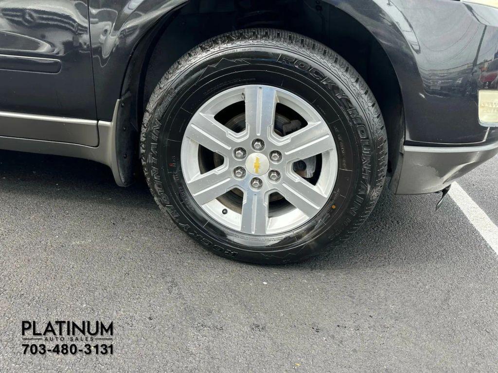 used 2011 Chevrolet Traverse car, priced at $3,995