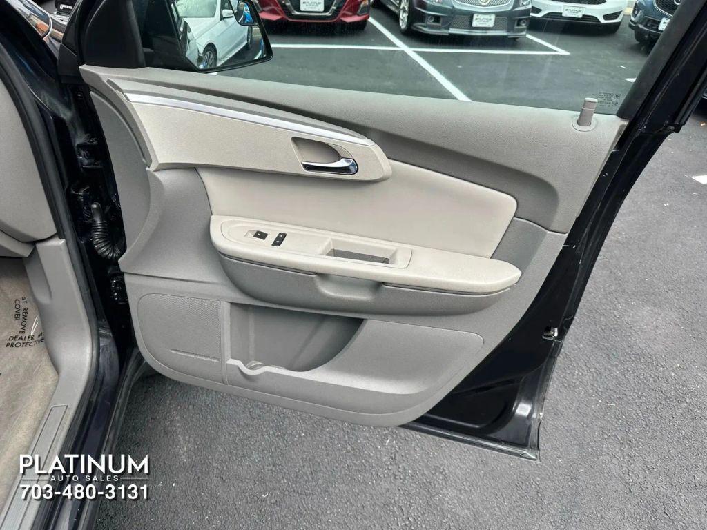 used 2011 Chevrolet Traverse car, priced at $3,995