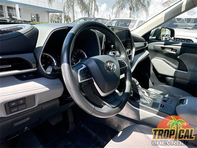 used 2023 Toyota Highlander car, priced at $32,476