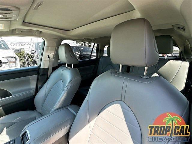 used 2023 Toyota Highlander car, priced at $32,476