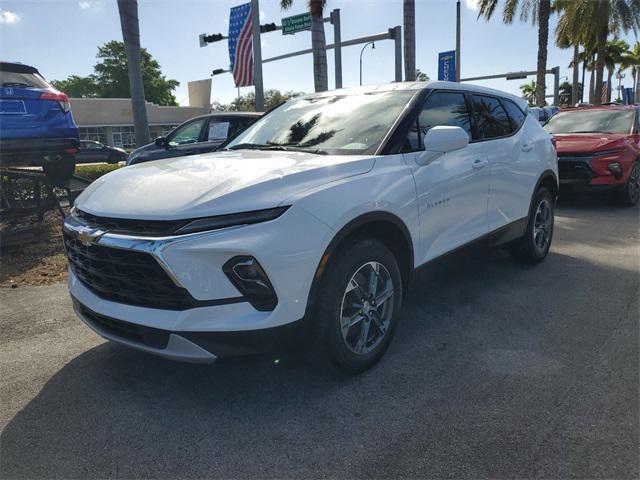 new 2025 Chevrolet Blazer car, priced at $29,195