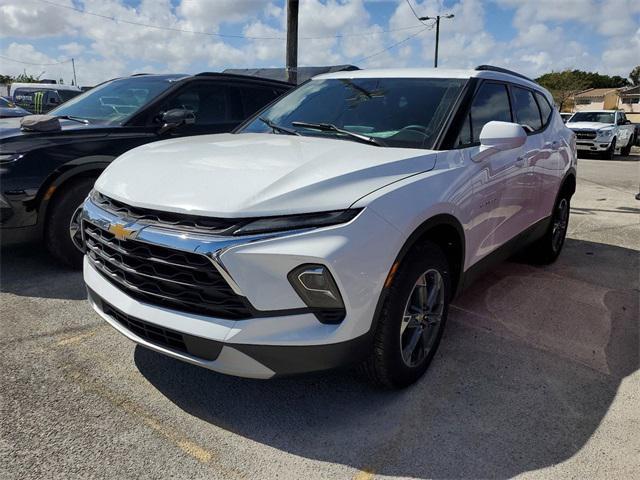 new 2025 Chevrolet Blazer car, priced at $30,420