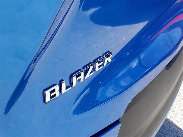 new 2025 Chevrolet Blazer car, priced at $29,195