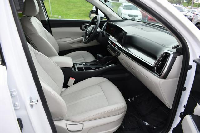 used 2025 Kia Sorento car, priced at $35,444