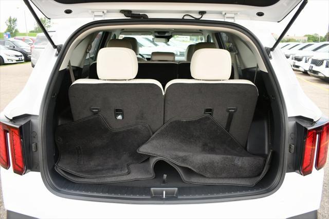 used 2025 Kia Sorento car, priced at $35,444