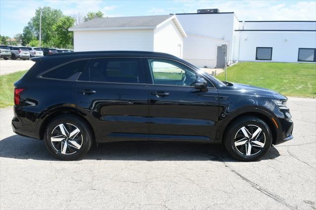 used 2022 Kia Sorento car, priced at $26,997