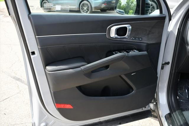 used 2024 Kia Sorento car, priced at $41,555
