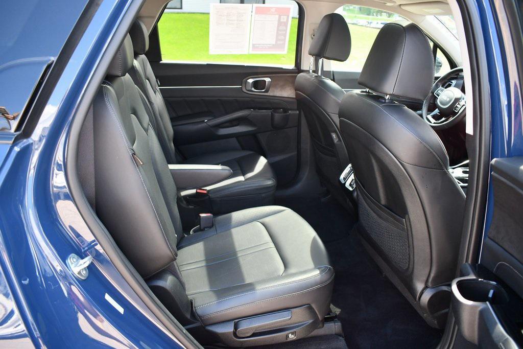 used 2025 Kia Sorento car, priced at $38,688