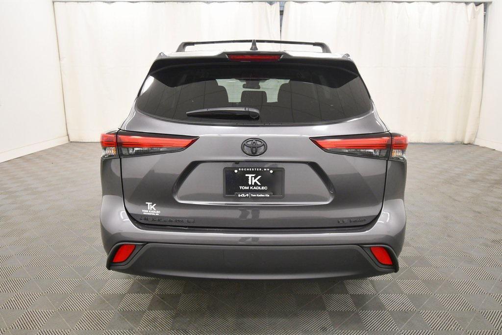 used 2022 Toyota Highlander car, priced at $35,744