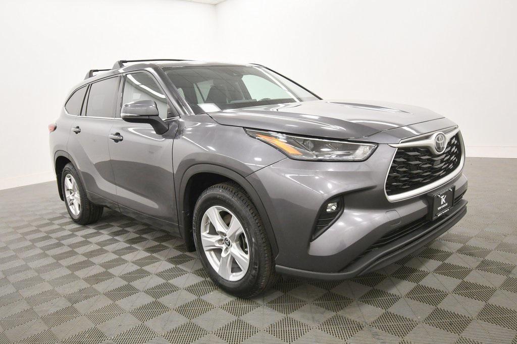 used 2022 Toyota Highlander car, priced at $35,744