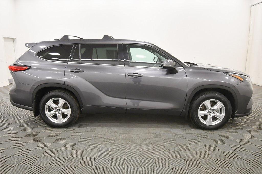 used 2022 Toyota Highlander car, priced at $35,744