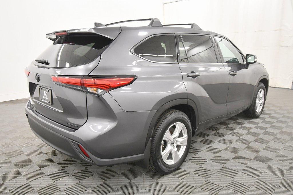 used 2022 Toyota Highlander car, priced at $35,744
