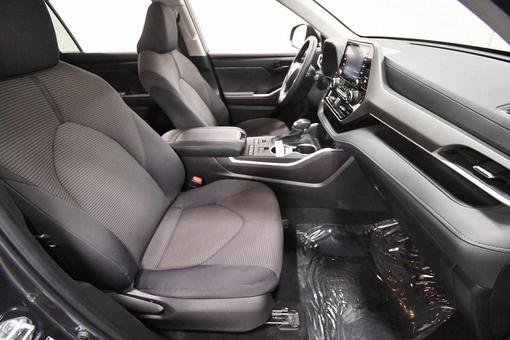 used 2022 Toyota Highlander car, priced at $35,744