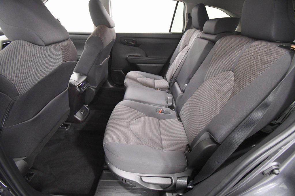 used 2022 Toyota Highlander car, priced at $35,744