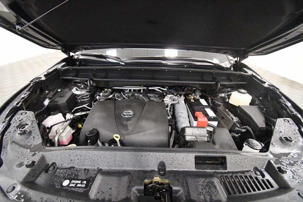 used 2022 Toyota Highlander car, priced at $35,744