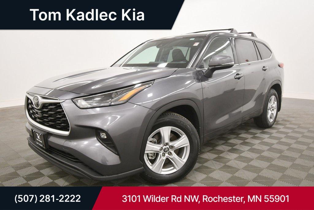 used 2022 Toyota Highlander car, priced at $35,744