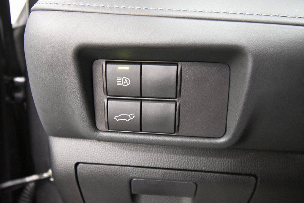 used 2022 Toyota Highlander car, priced at $35,744