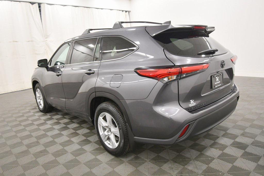 used 2022 Toyota Highlander car, priced at $35,744