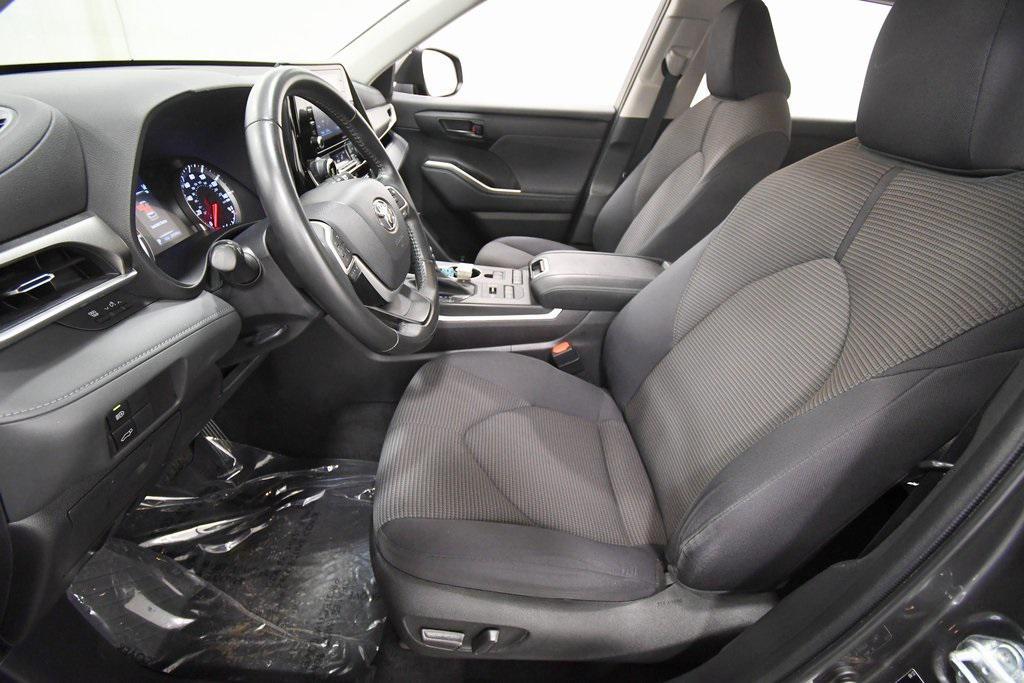 used 2022 Toyota Highlander car, priced at $35,744