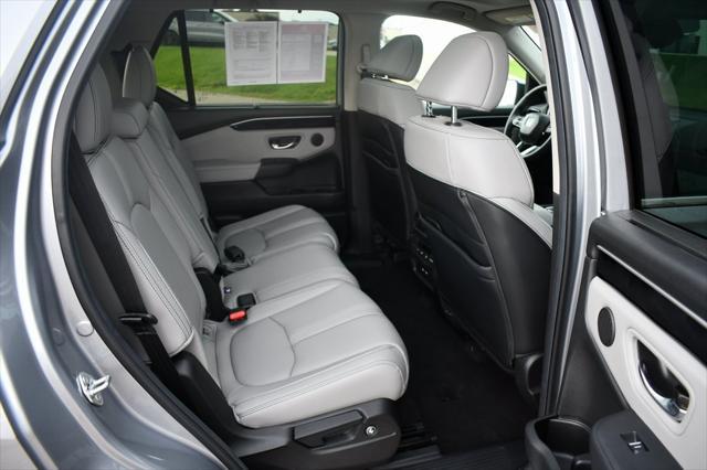 used 2025 Honda Pilot car, priced at $47,999