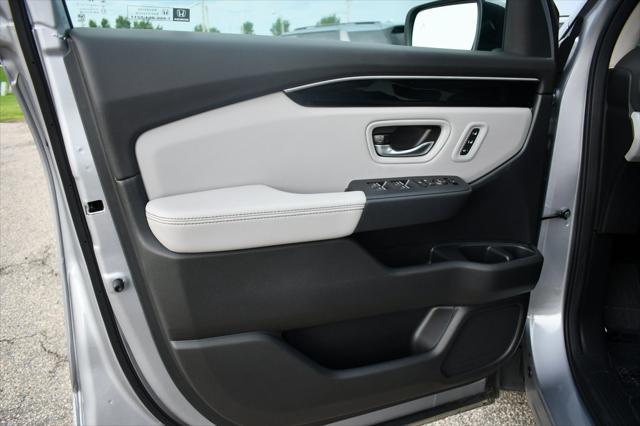 used 2025 Honda Pilot car, priced at $47,999