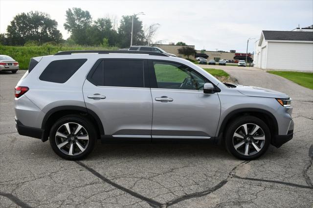 used 2025 Honda Pilot car, priced at $47,999