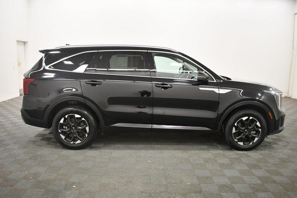 used 2024 Kia Sorento car, priced at $29,644